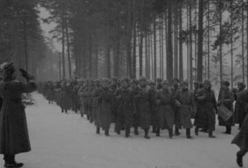IR55_StabsK_Harparskog_6_12_1941_parad