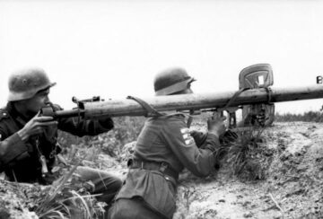 Russland-Nord, Soldaten mit Raketen-Panzer-Büchse