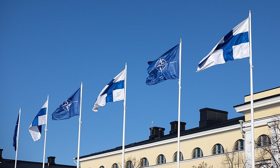 Flags_of_Finland_and_NATO