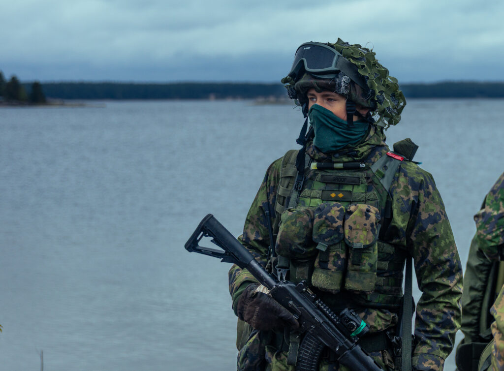 Kombinerad vapenverkan på Vasa kustjägarbataljons plutonskjutövning